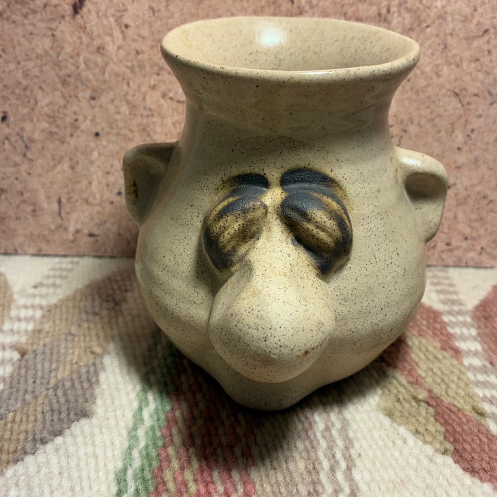 Art Pottery Egg Separator Face Mug Signed Peter Petrie Kitchen Tool Gadget NEW